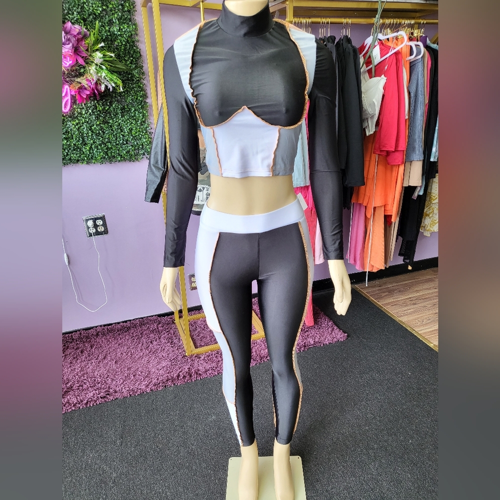 2 piece legging set of 95% polyester and 5% spandex